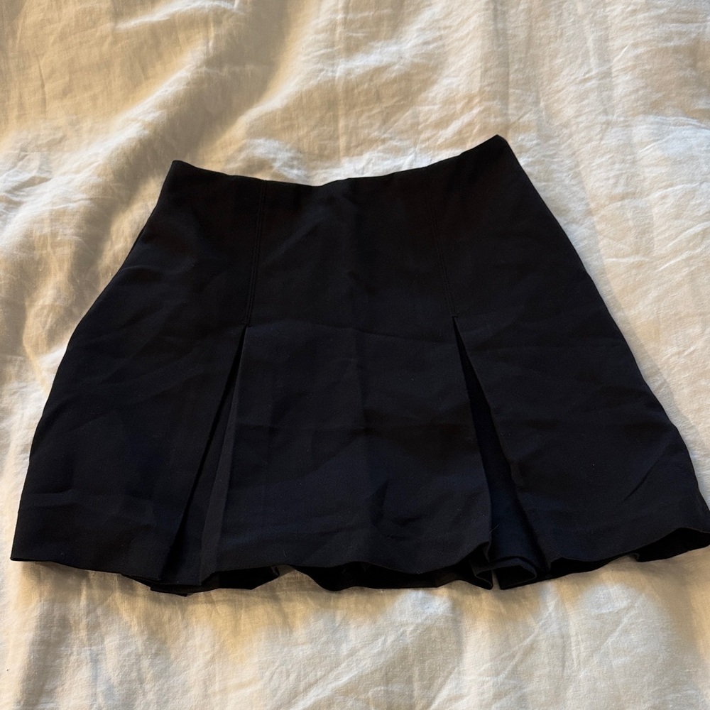 NWT Abercrombie & Fitch Black Pleated Skort
